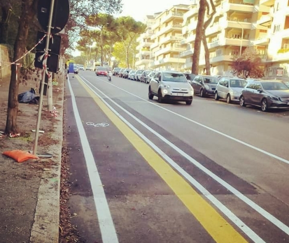 La bikelane tra Piazza Carpegna e Piazza Pio XI è un passo avanti, ma serve una rete vera